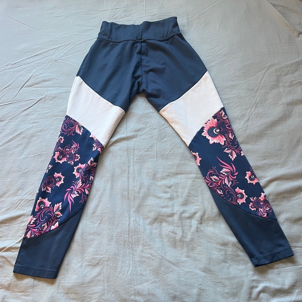 NIKE Pants Women's Medium Athletic Leggings Floral Embroidered Track Activewear